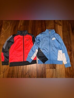 2 boys Nike jackets
Size 6 & 7